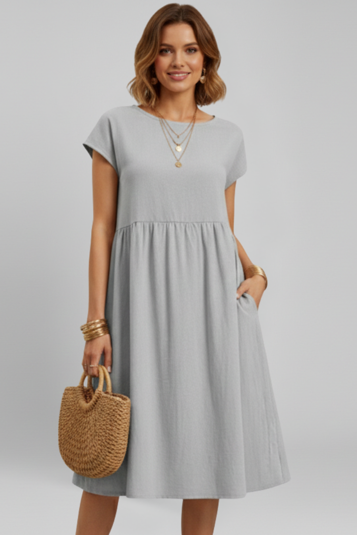 Lila | Elegant Round Neck Dress with Pockets