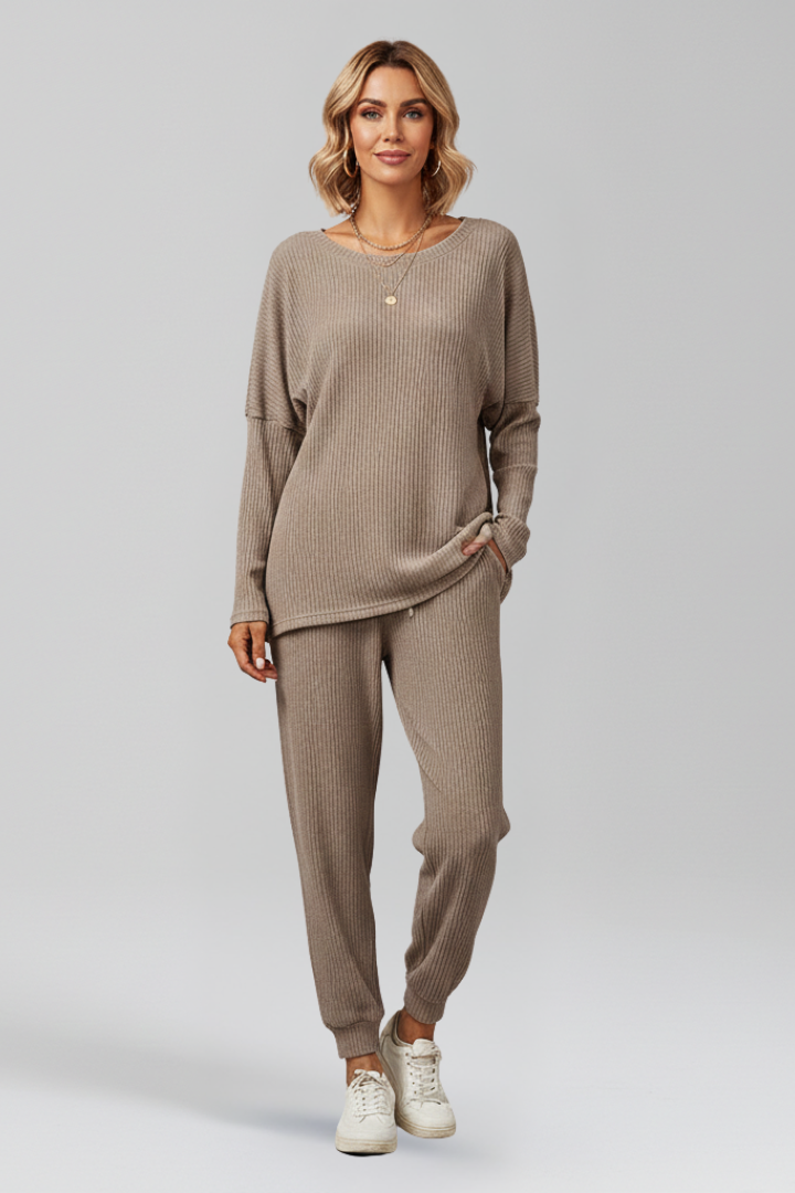 Lena | Chic Round Neck Jumpsuit with Elastic Waist
