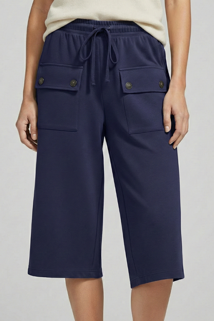 Lila | Elegant Knee-Length Shorts with Elastic Waist and Pockets