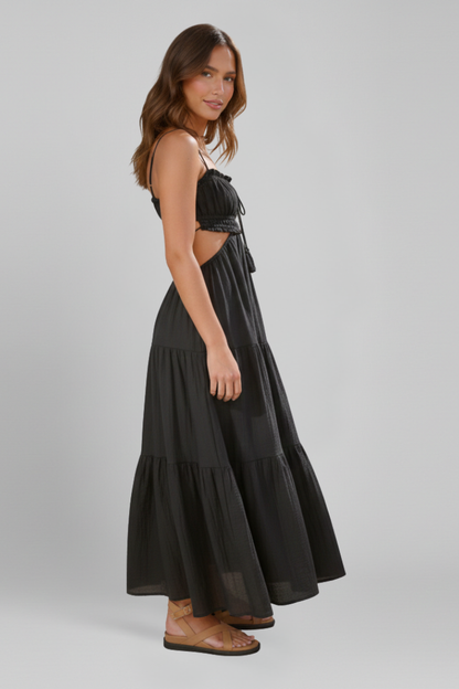 Lila | Elegant Maxi Dress with Straight Neckline and Tiered Skirt