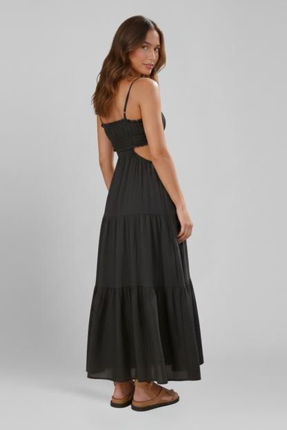 Lila | Elegant Maxi Dress with Straight Neckline and Tiered Skirt