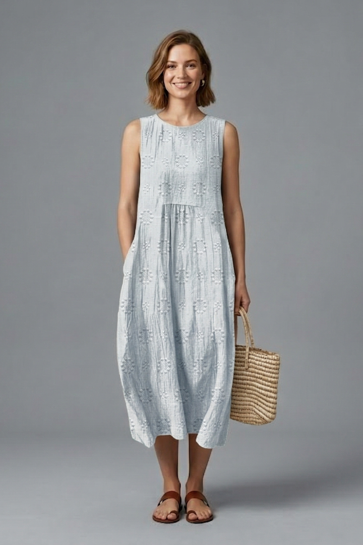 Lena | Elegant Midi Dress with Round Neck and Sleeveless Design