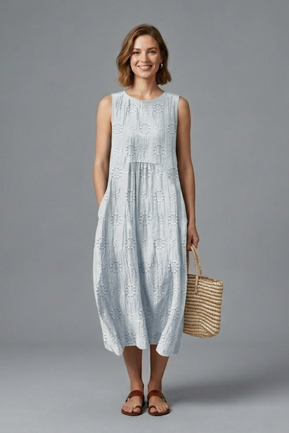 Lena | Elegant Midi Dress with Round Neck and Sleeveless Design