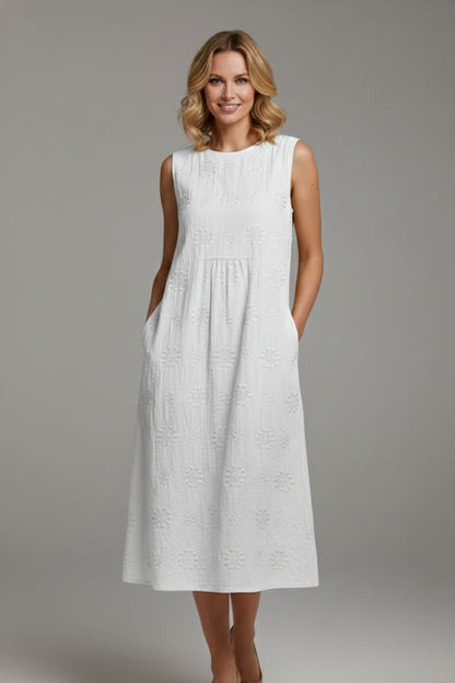 Lena | Elegant Midi Dress with Round Neck and Sleeveless Design