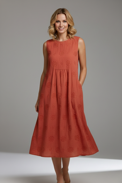 Lena | Elegant Midi Dress with Round Neck and Sleeveless Design