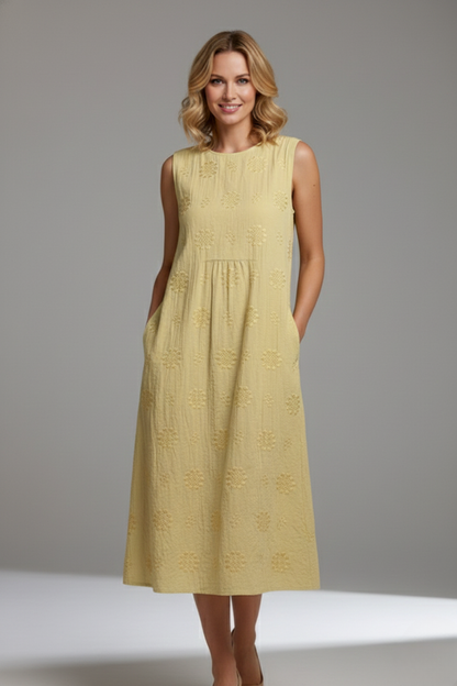 Lena | Elegant Midi Dress with Round Neck and Sleeveless Design