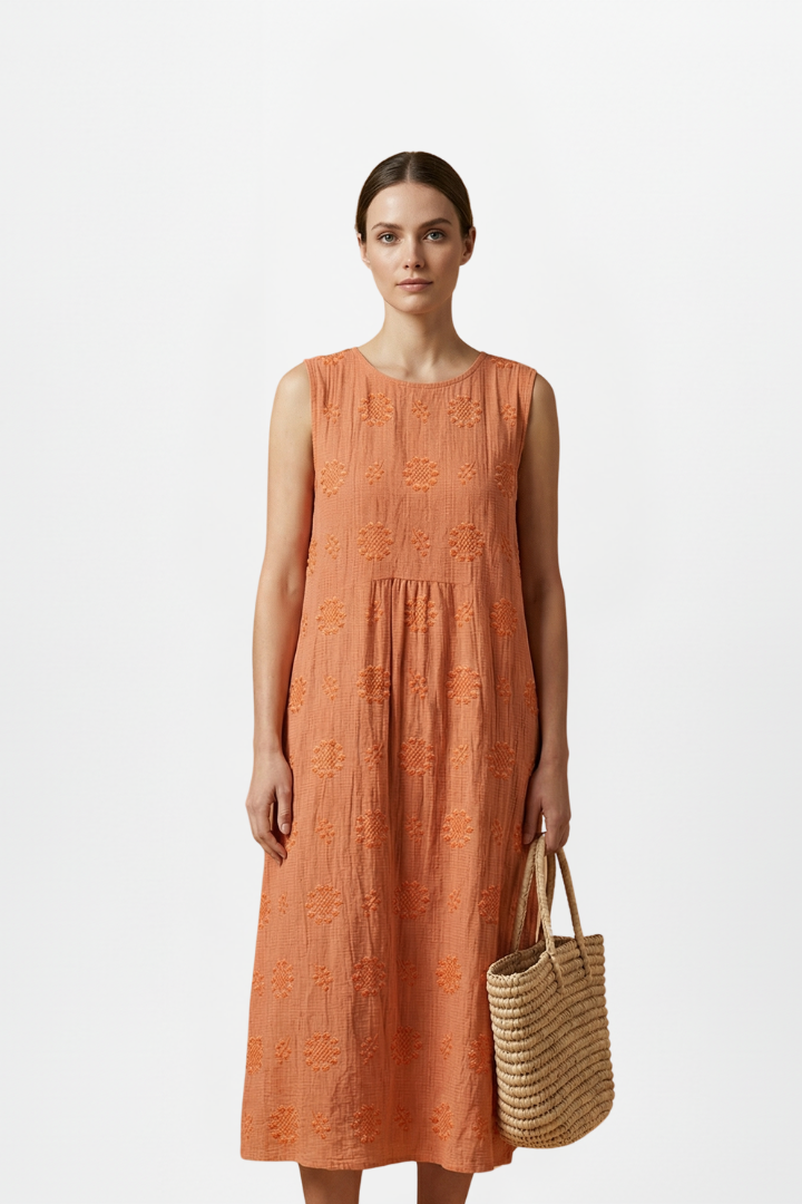Lena | Elegant Midi Dress with Round Neck and Sleeveless Design
