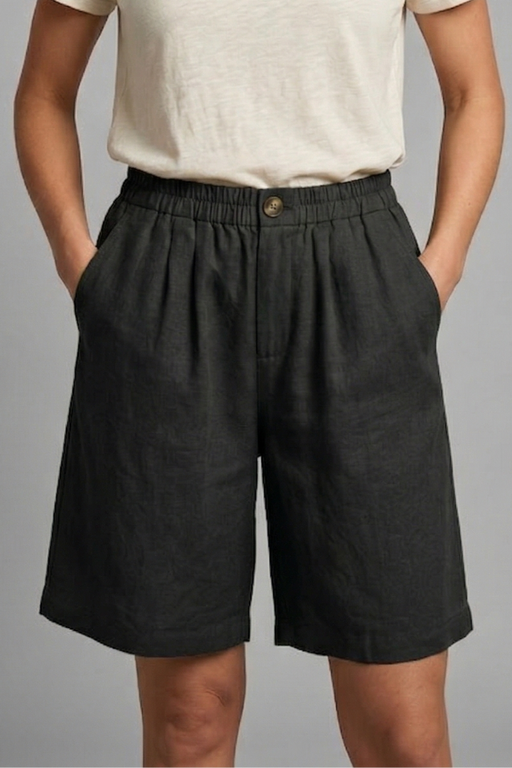 Lila | Chic Elastic Waist Shorts with Pockets