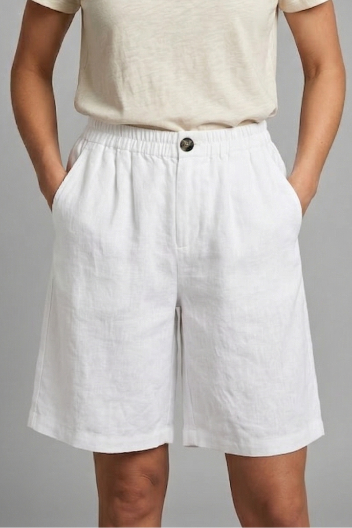 Lila | Chic Elastic Waist Shorts with Pockets