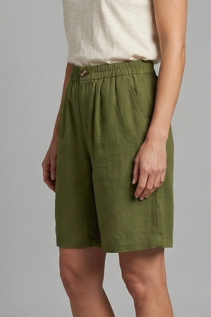 Lila | Chic Elastic Waist Shorts with Pockets