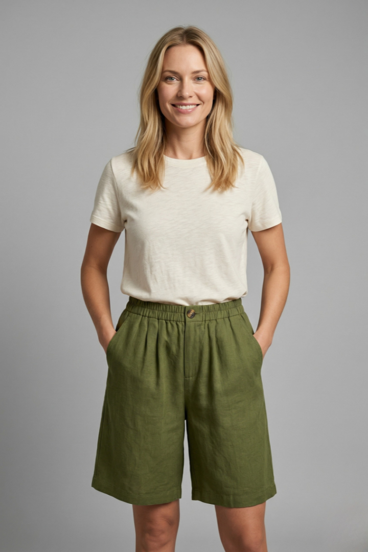 Lila | Chic Elastic Waist Shorts with Pockets