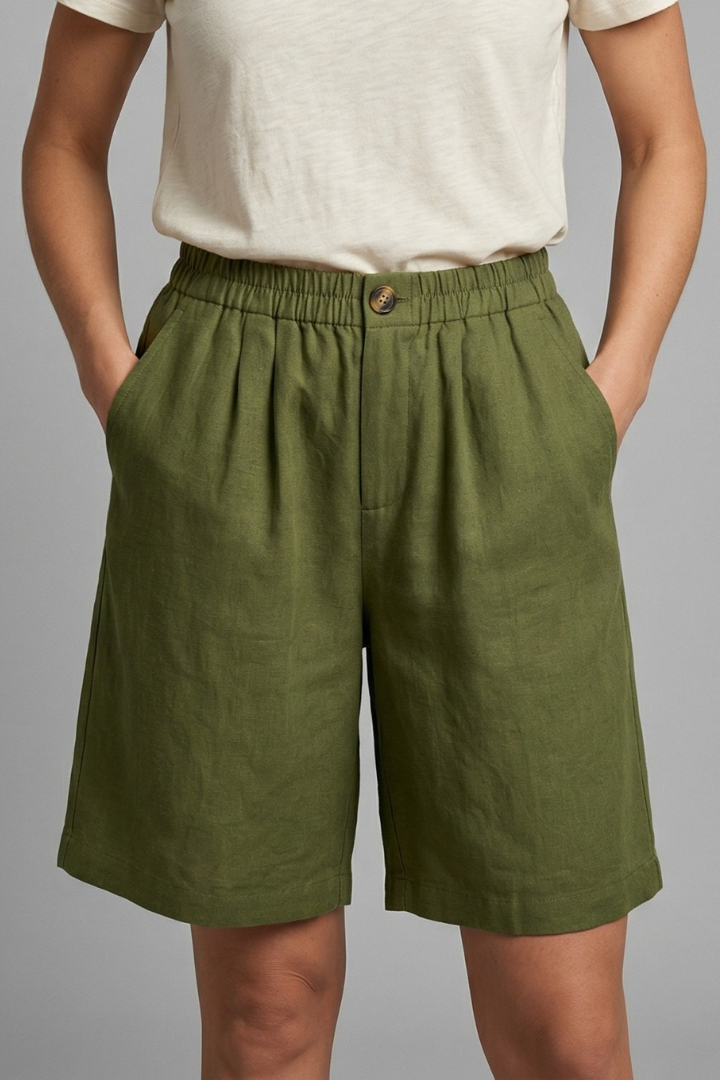 Lila | Chic Elastic Waist Shorts with Pockets