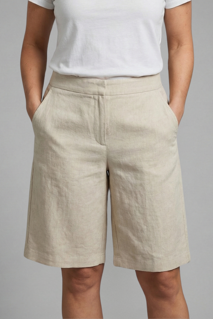Lila | Chic Elastic Waist Shorts with Pockets