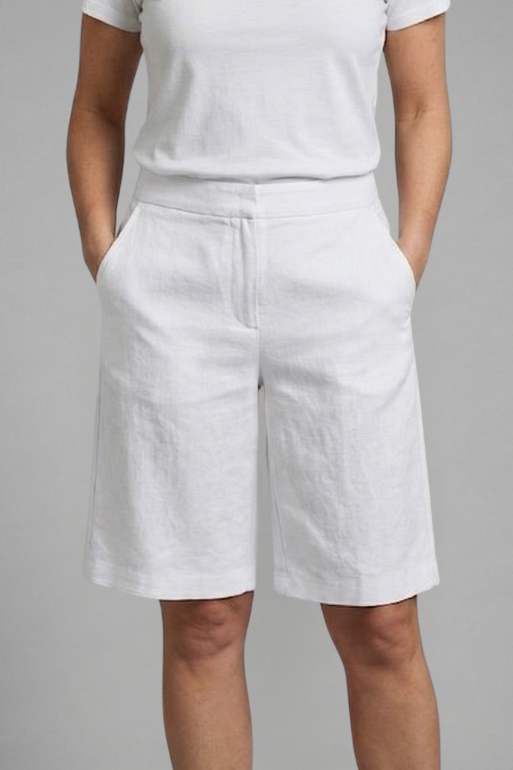 Lila | Chic Elastic Waist Shorts with Pockets