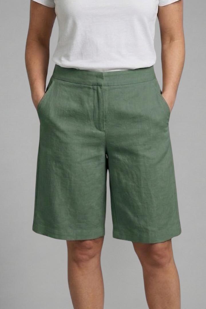 Lila | Chic Elastic Waist Shorts with Pockets