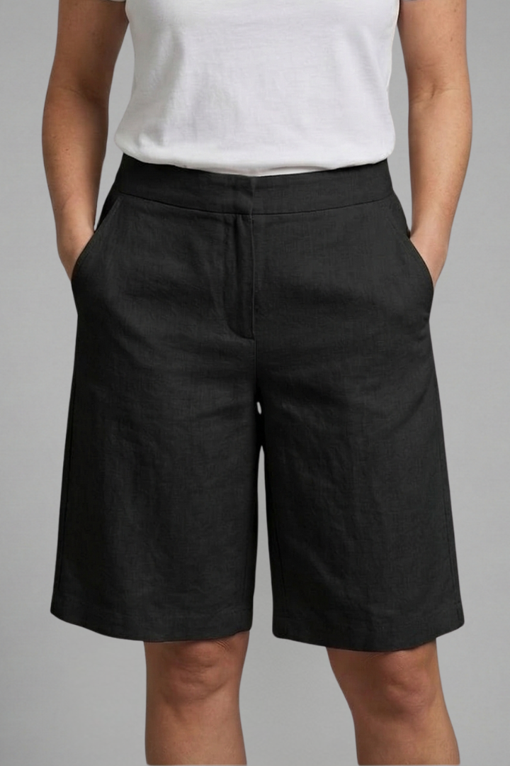 Lila | Chic Elastic Waist Shorts with Pockets
