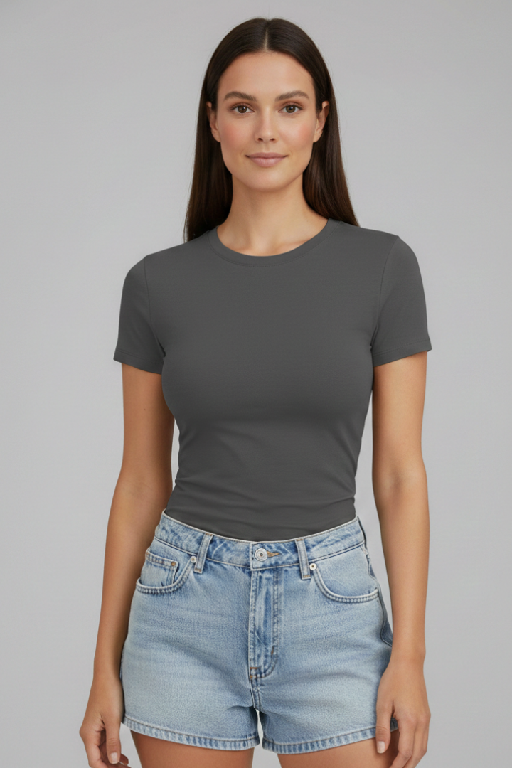 Lila | Classic Round Neck Short Sleeve T-Shirt