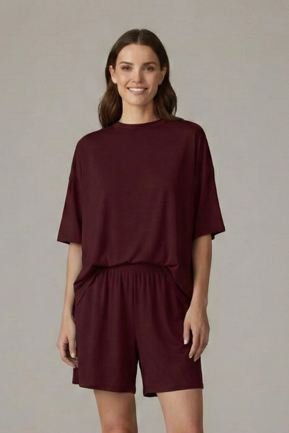 Lila | Chic Two-Piece Set with Crew Neck Top and Loose Shorts