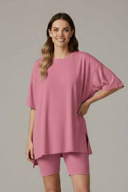 Lila | Chic Two-Piece Set with Crew Neck Top and Loose Shorts