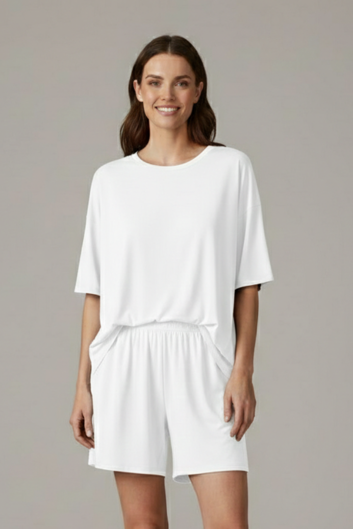 Lila | Chic Two-Piece Set with Crew Neck Top and Loose Shorts