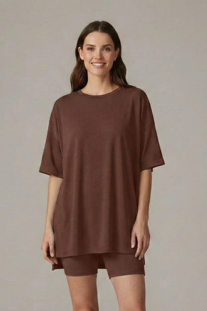 Lila | Chic Two-Piece Set with Crew Neck Top and Loose Shorts
