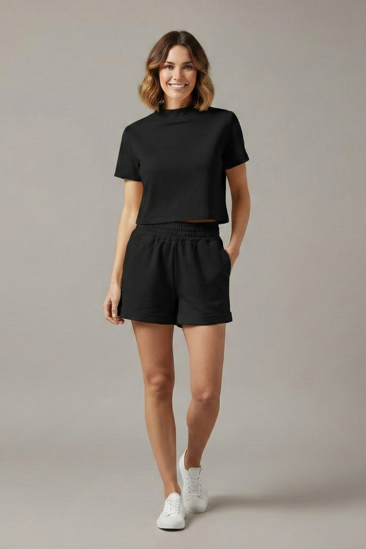 Lila | Chic Crop Top and Elastic Waist Shorts Set