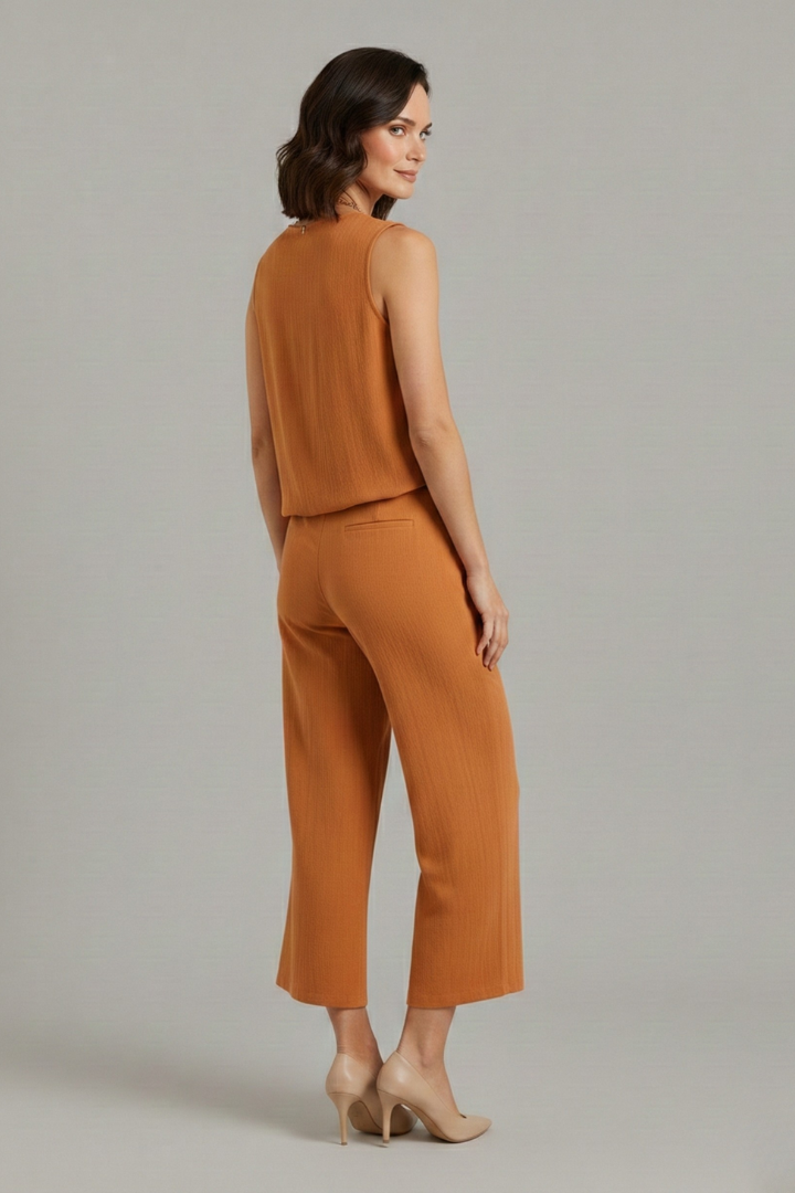 Lila | Sleek Sleeveless Top & Cropped Trousers Set