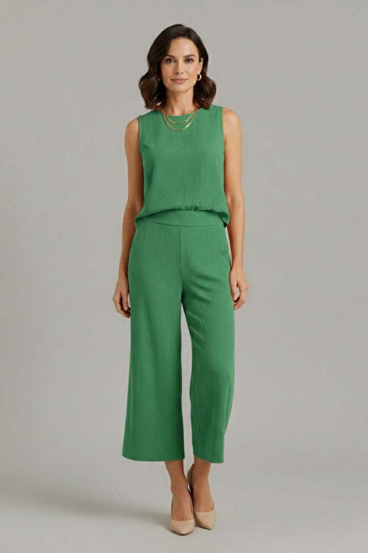 Lila | Sleek Sleeveless Top & Cropped Trousers Set