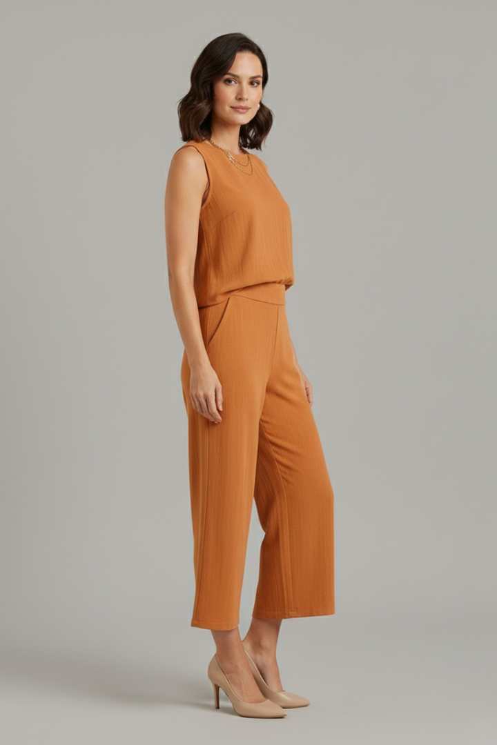 Lila | Sleek Sleeveless Top & Cropped Trousers Set