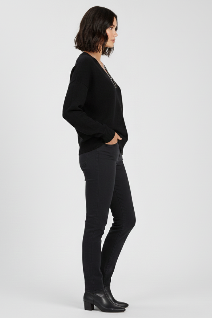 Lila | Luxe V-Neck Pullover Sweater