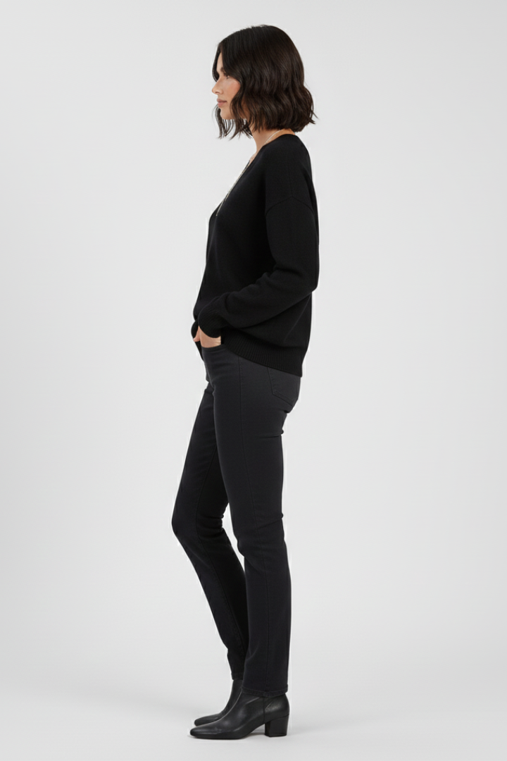 Lila | Luxe V-Neck Pullover Sweater