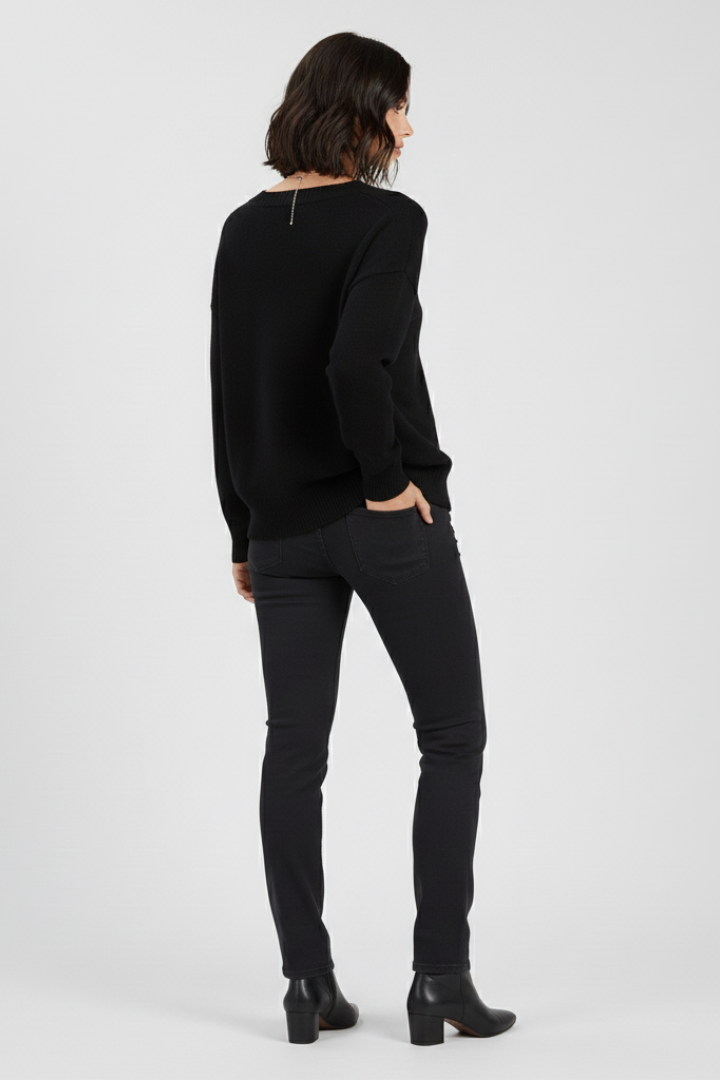Lila | Luxe V-Neck Pullover Sweater