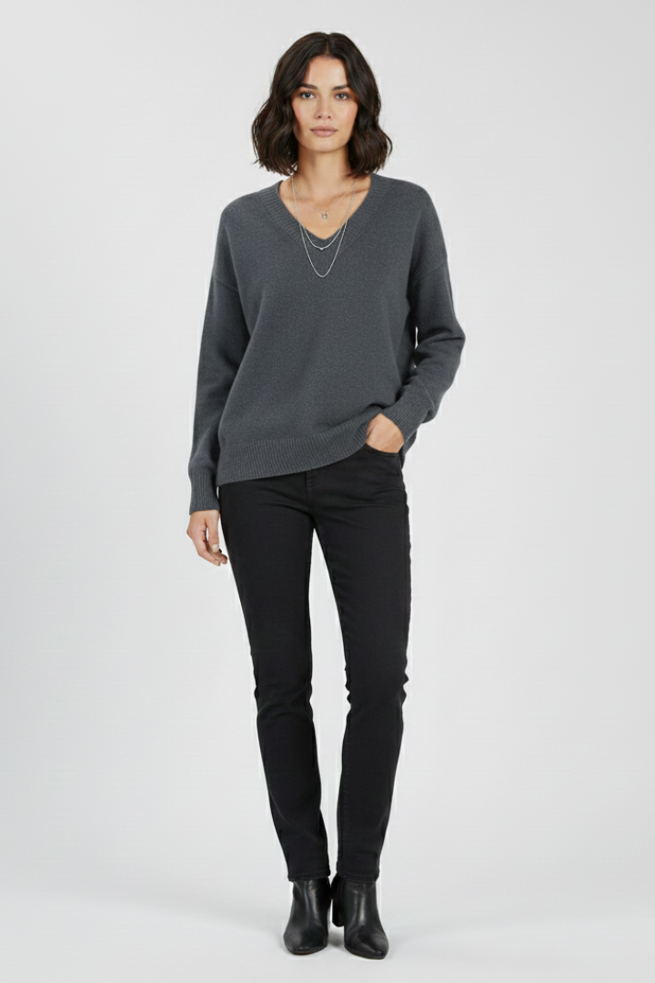 Lila | Luxe V-Neck Pullover Sweater