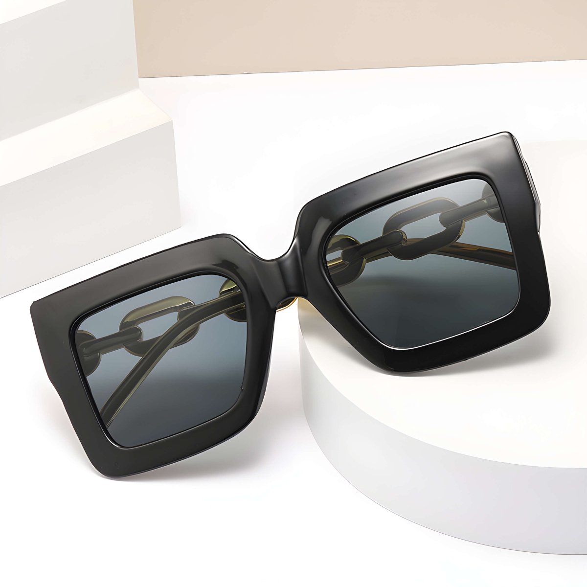 Freya | Bold Chain-Detail Sunglasses