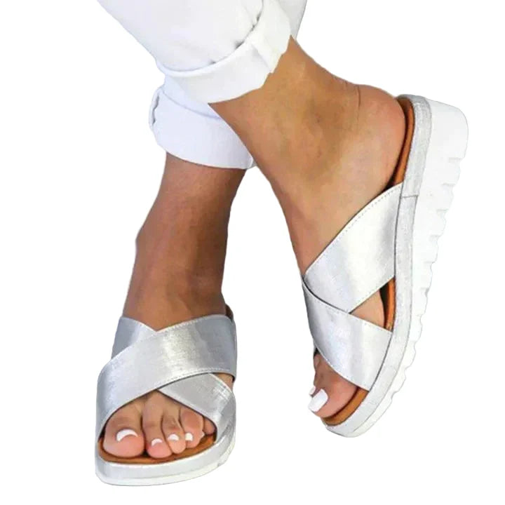Lila | Chic Cross-Strap Flatform Slide Sandals