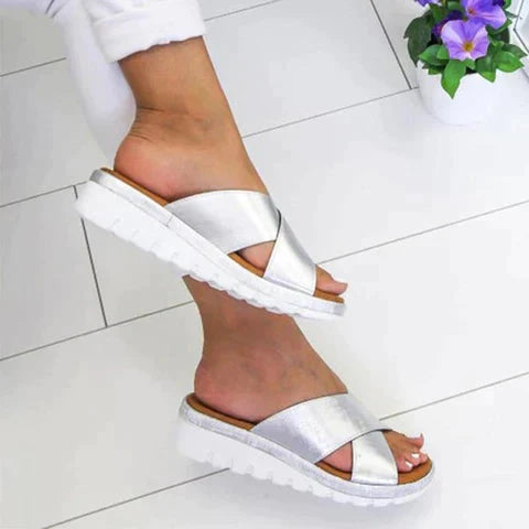 Lila | Chic Cross-Strap Flatform Slide Sandals