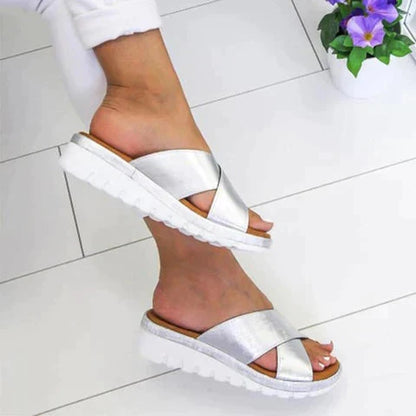 Lila | Chic Cross-Strap Flatform Slide Sandals