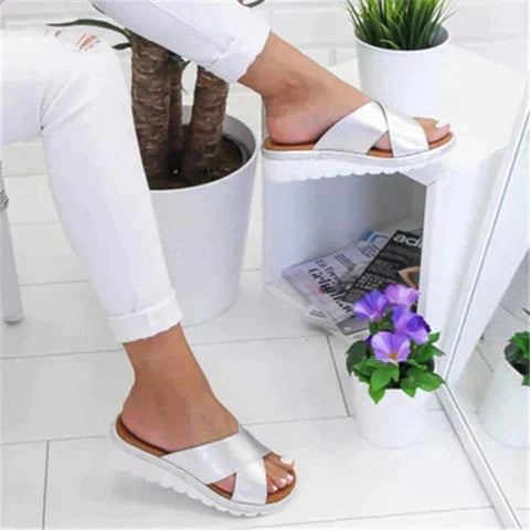 Lila | Chic Cross-Strap Flatform Slide Sandals