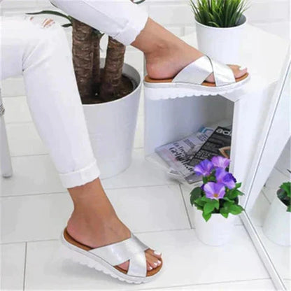 Lila | Chic Cross-Strap Flatform Slide Sandals