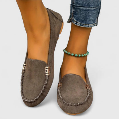 Lena | Chic Moc-Toe Loafers with Metal Accents