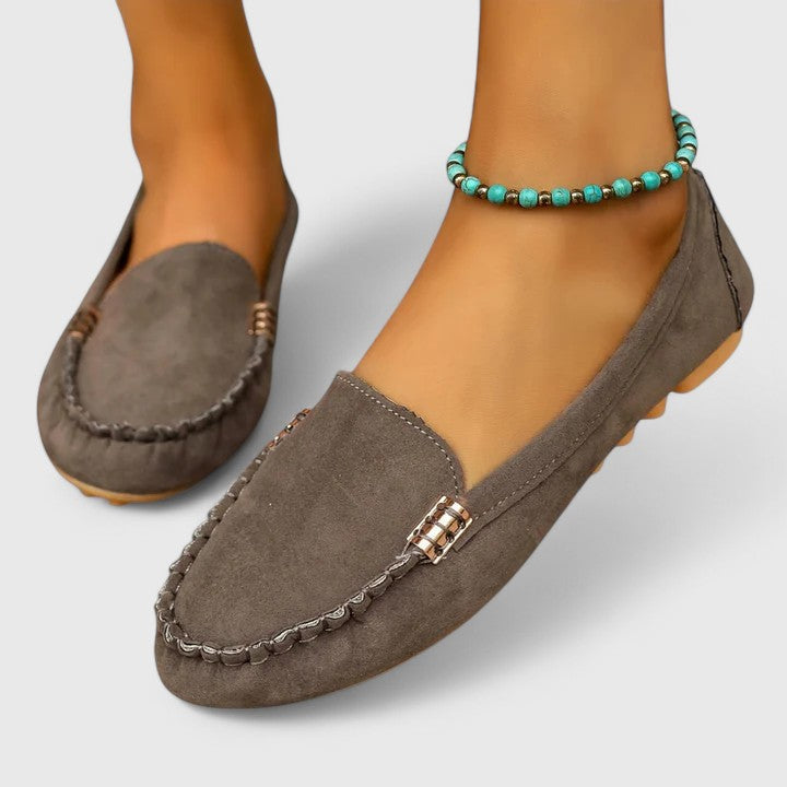 Lena | Chic Moc-Toe Loafers with Metal Accents