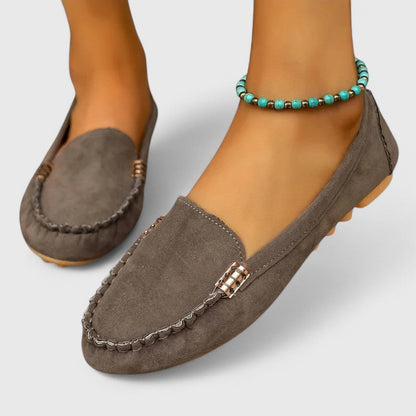 Lena | Chic Moc-Toe Loafers with Metal Accents